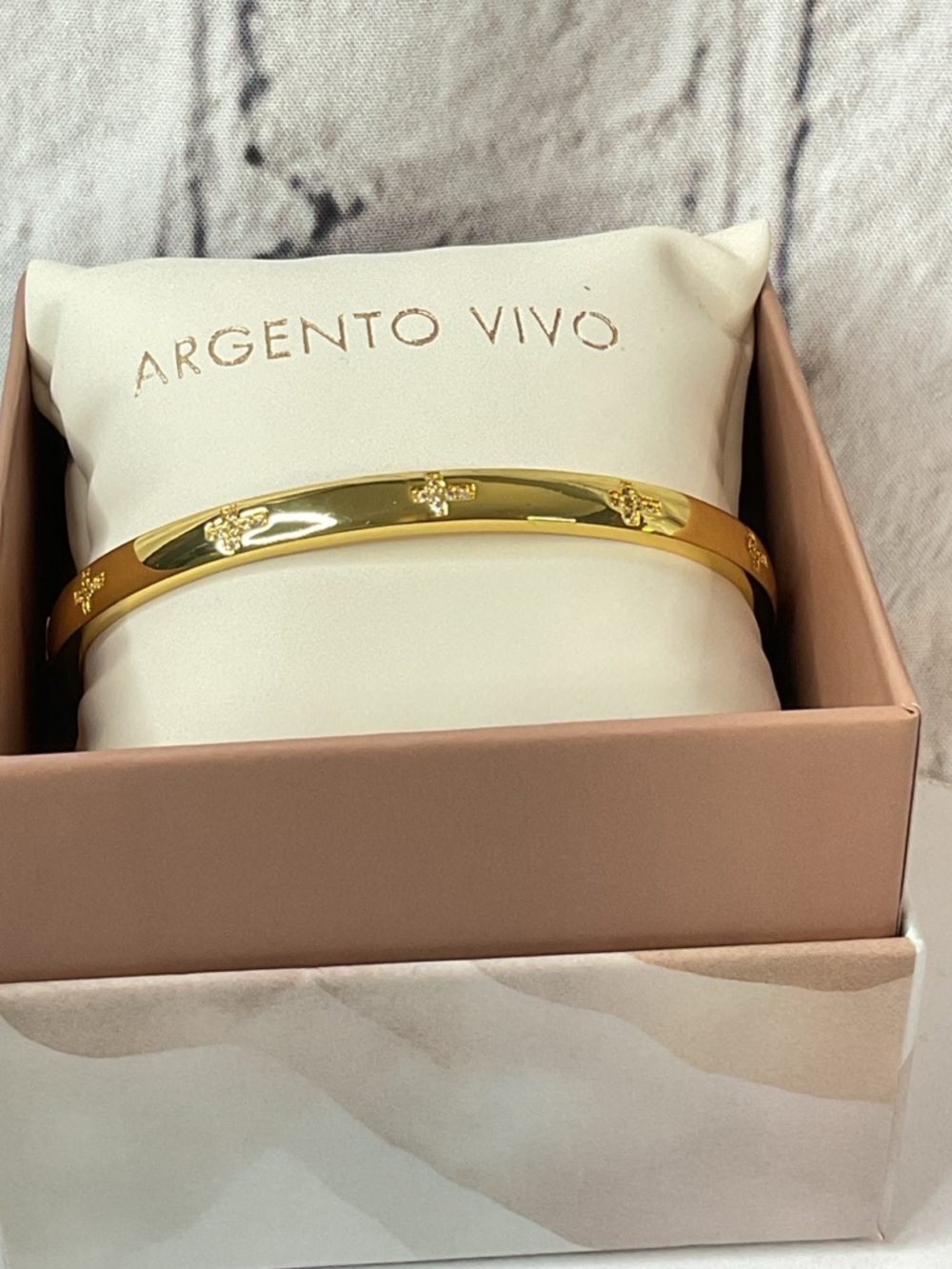 🌟 Argento Vivo 18K Gold Plated Cross Design Bangle - Picture 4 of 7